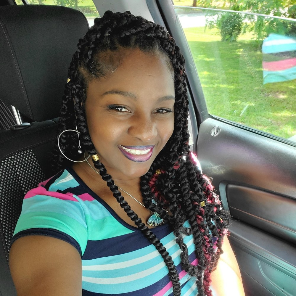 Meet your Posher, Ayana